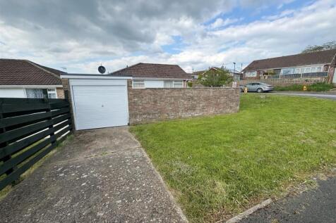 Garage/Driveway