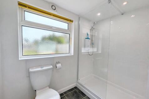En suite Shower