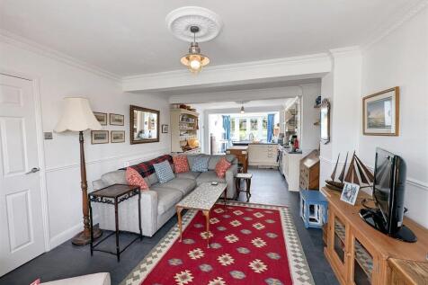 Sitting Room to Kitchen
