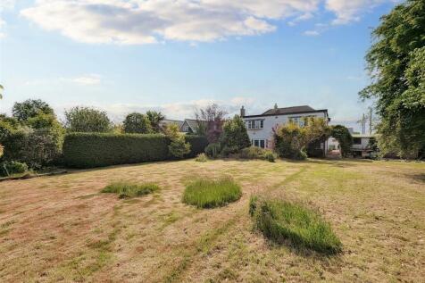 Rear Aspect &amp; Gardens