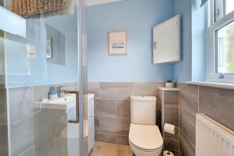 En suite Shower