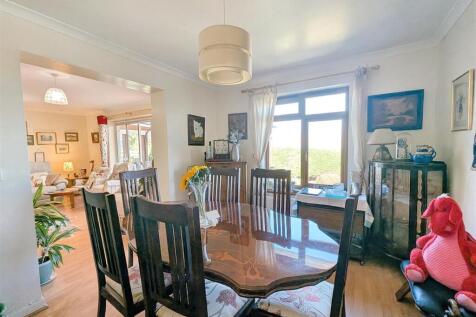 Dining to Sitting Room