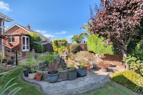 Garden Incl Fishpond