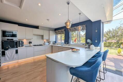 Kitchen/Breakfast Area