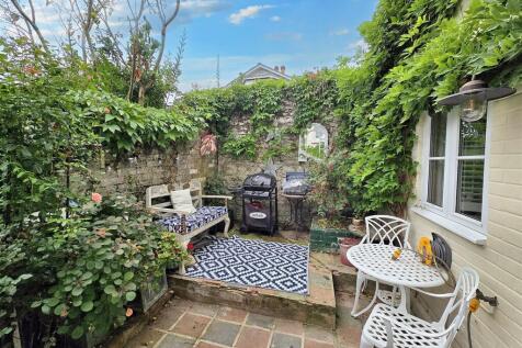 Courtyard 4
