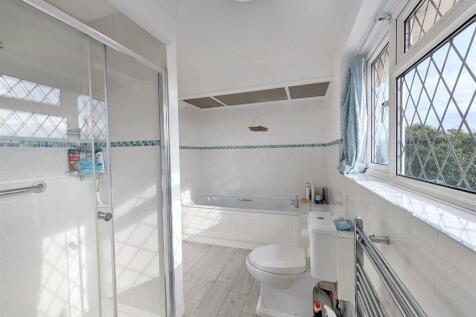 Bath/Shower Room