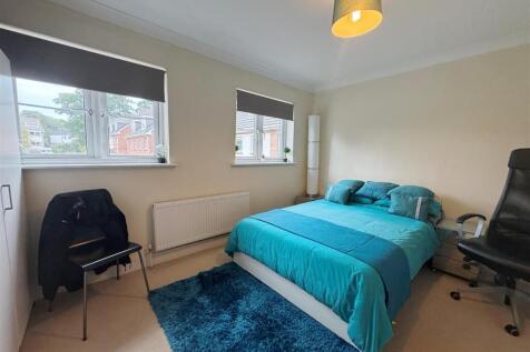 1 of 3 Double Bedrooms