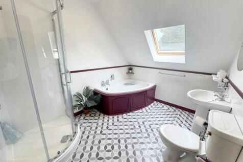 1 of 3 Bathrooms