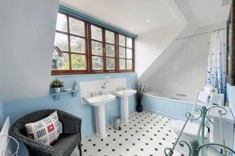 1 of 3 Bathrooms