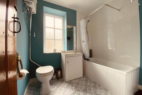 1 of 3 Bath/Shower Rooms
