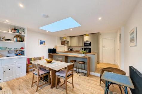 Kitchen Diner.