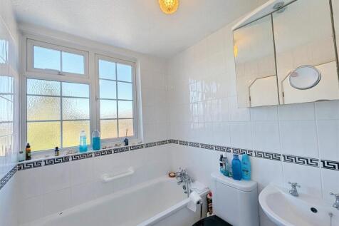 1st Floor Bathroom