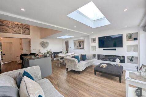 Open-plan Sitting/Dining/Kitchen