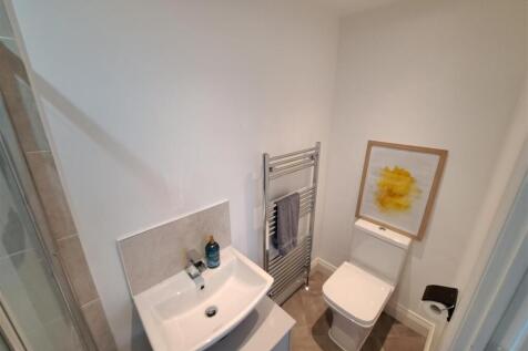 ensuite.jpg