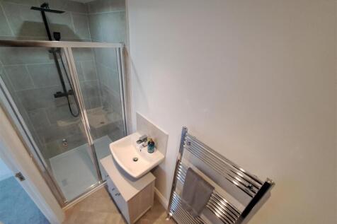 ensuite 1.jpg