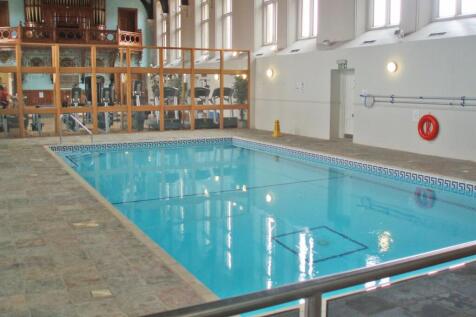 RESIDENTS POOL