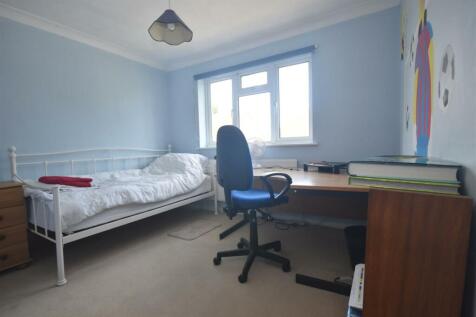 Bedroom 4.jpg