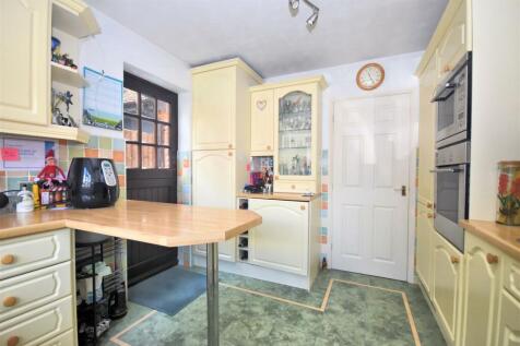 Kitchen.3.jpg