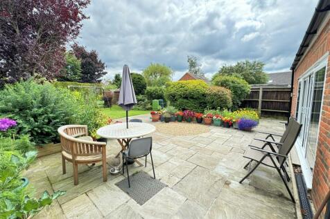 Rear Garden patio.jpg