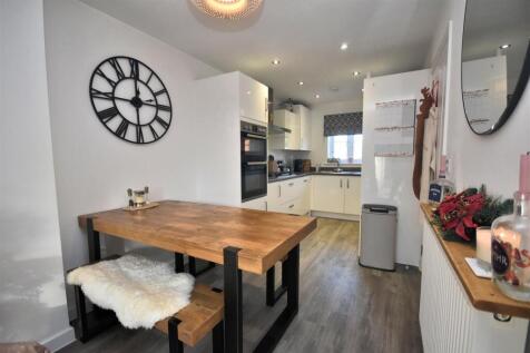 Kitchen 1.jpg