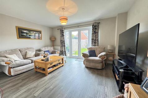 Sitting room 2.jpg