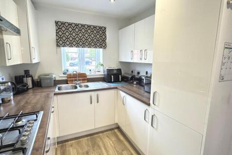Kitchen 2.jpg