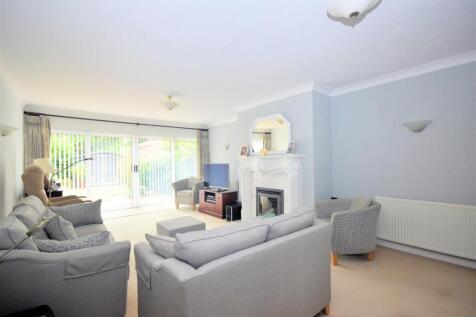 Sitting room 1.jpg
