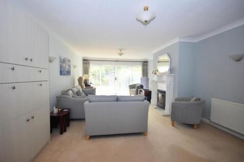 Sitting room 2.jpg