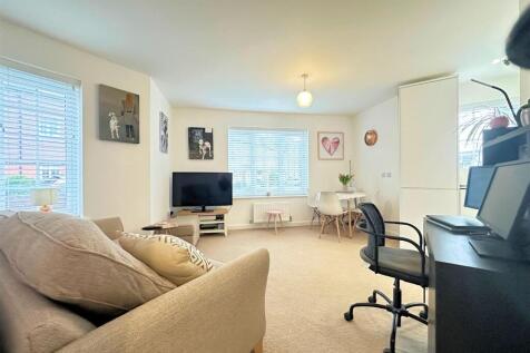 Sitting room 1.jpg