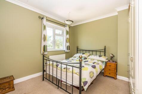 Bedroom 1.jpg