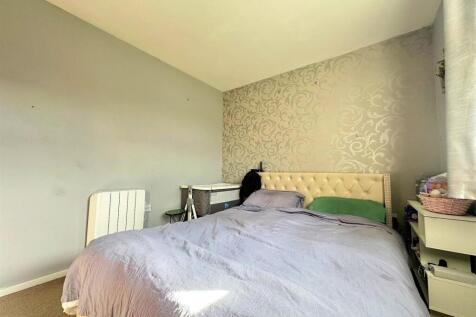 Bedroom 1..jpg