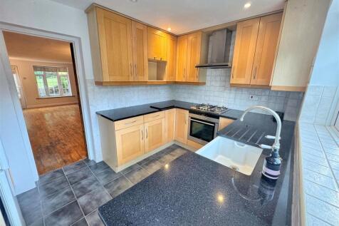 Kitchen 1.jpg
