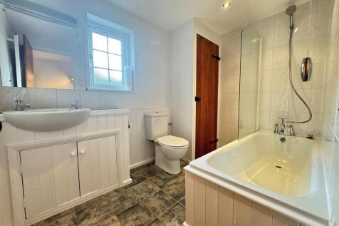 Bathroom.jpg