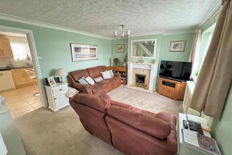 Sitting room 2.jpg