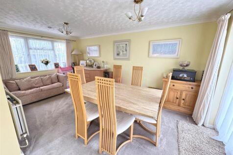 Family room.jpg