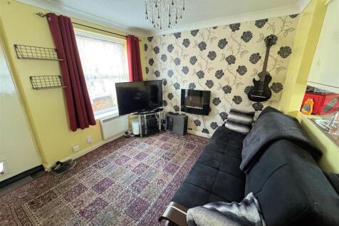 Sitting room 2.jpg
