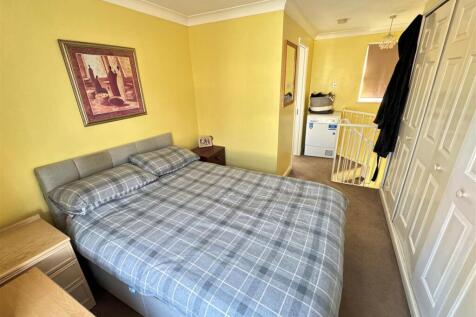 Bedroom 1 2.jpg