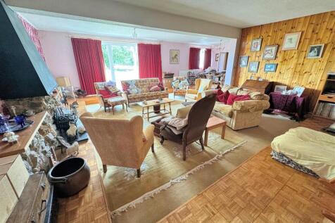 Sitting room 2.jpg