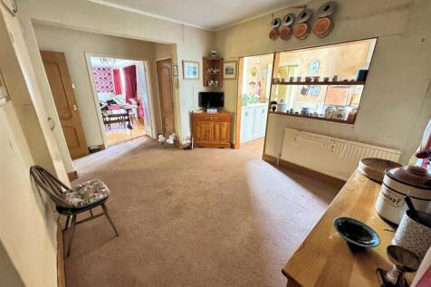 Dining room.jpg