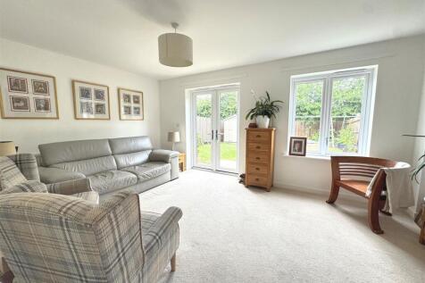Sitting room 1.jpg