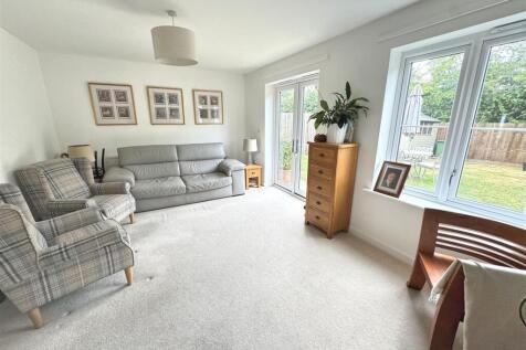 Sitting room 2.jpg