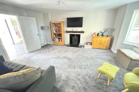 Sitting room 1.jpg