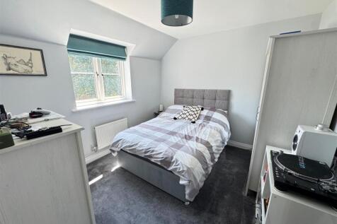 Bed 3.jpg