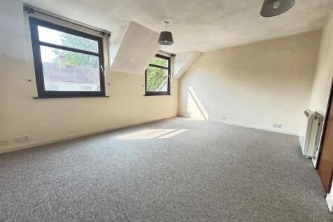 Bedroom 1.jpg