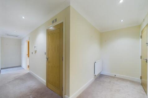 RECEPTION AND INNER HALL