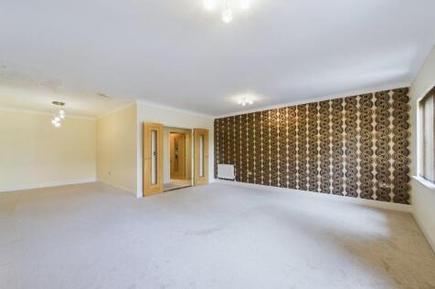 LIVING ROOM WITH DINING VESTIBULE
