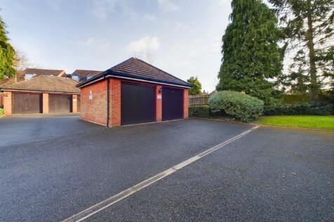 DEDICATED GARAGE