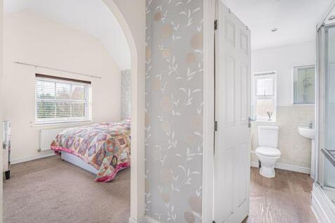 Main Bedroom &amp; En-Suite