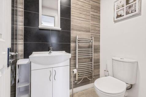 Refitted en suite 
