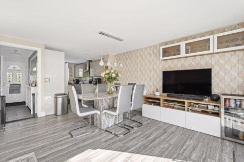 Kitchen/diner/sitting room